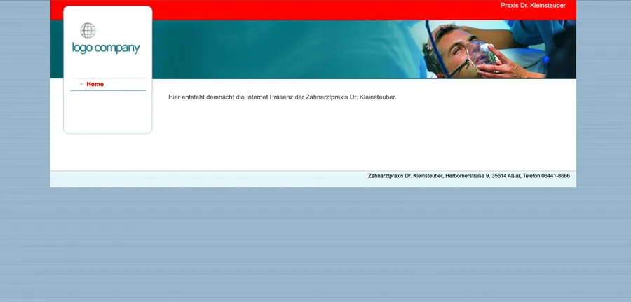 Archivaufnahme der früheren Praxis-Website: Platzhalter mit „logo company“ und dem Satz „Hier entsteht demnächst die Internet Präsenz“
